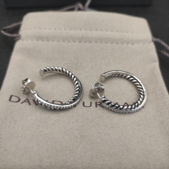 Hl767500David Yurman  纽线镶钻银色耳环。 内径约2cm