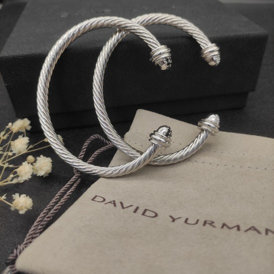 Hl76900David Yurman 5mm半满钻手镯。白钻、黑钻两款。建议适合佩戴的手围15-20cm