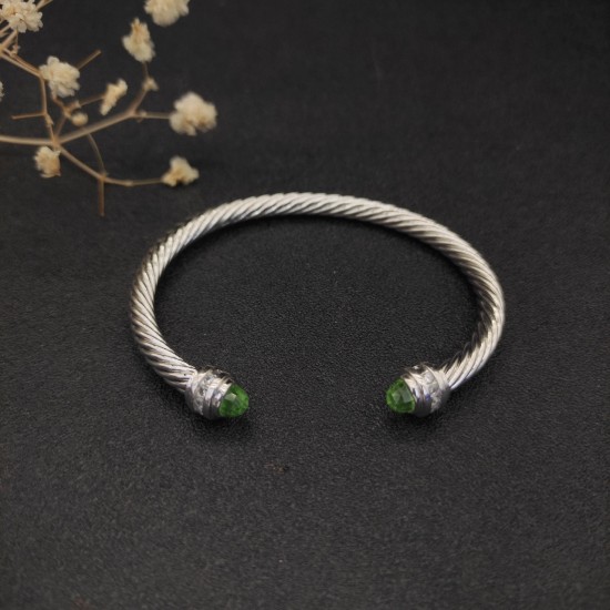 Hl65900David Yurman 5mm镶嵌石浅绿钻头手镯。建议适合佩戴的手围15-20cm