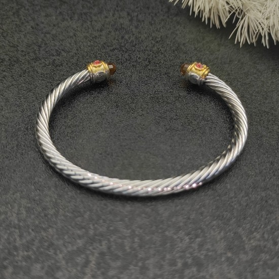 Hl76A00David Yurman  5MM金头菱角香槟钻手镯。建议适合佩戴的手围15-20cm