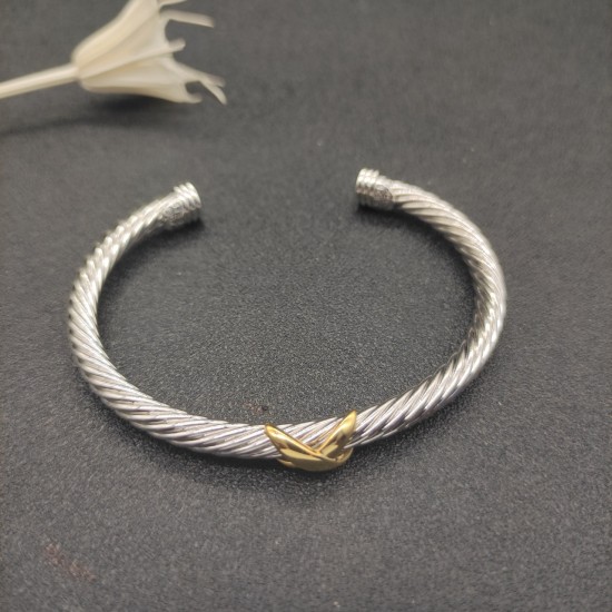 Hl76900David Yurman 5mm单X手镯。建议适合佩戴的手围15-20cm