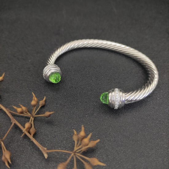 Hl76A20David Yurman 7mm镶嵌石浅绿钻头手镯。建议适合佩戴的手围16-20cm