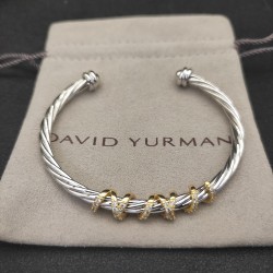 Hl86900David Yurman 4mm旋转弯圆头手镯。建议适合佩戴的手围15-20cm