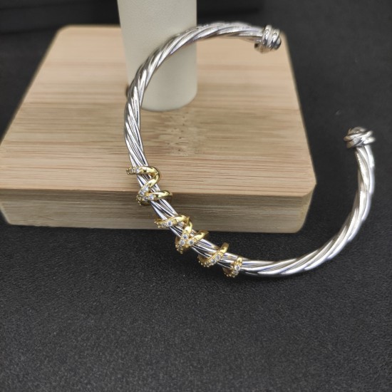 Hl86900David Yurman 4mm旋转弯圆头手镯。建议适合佩戴的手围15-20cm