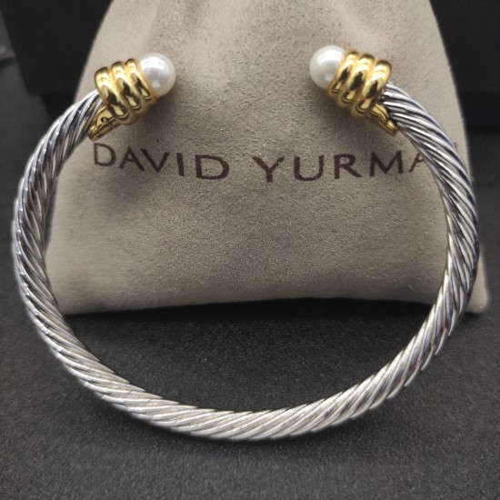 Hl76900David Yurman 5MM金头手镯 。紫钻、红钻、蓝钻、黑钻、黄钻、深绿钻、浅绿钻、香槟钻、珍珠九个款式。建议适合佩戴的手围15-20cm