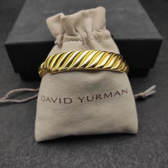 Hl8790011月上新 David Yurman 12.9mm金色波浪手镯。建议适合佩戴的手围15-20cm