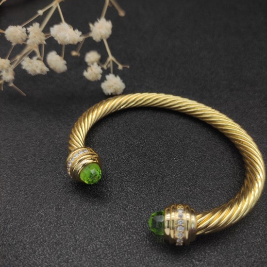 Hl75A20David Yurman 7mm金色镶嵌石浅绿钻头手镯。建议适合佩戴的手围16-20cm