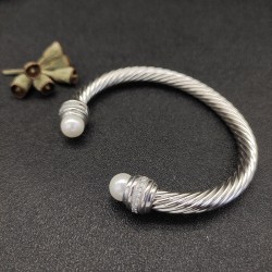 Hl76A20David Yurman 7mm镶嵌石珍珠手镯。建议适合佩戴的手围16-20cm