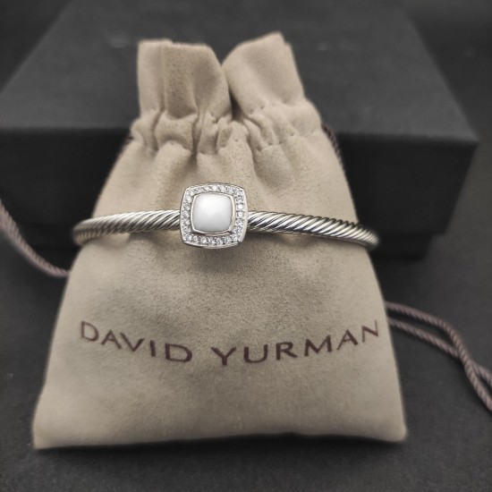 Hl76A00David Yurman 4mm四方钻纽线白玛瑙手镯。建议适合佩戴的手围15-20cm