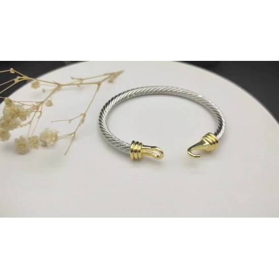 Hl76900David Yurman 5mm金色钩头手镯。建议适合佩戴的手围15-19cm