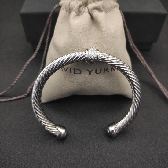 Hl66A20David Yurman 7mm银色圆珠白钻手镯。建议适合佩戴的手围16-20cm