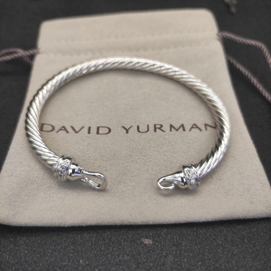 Hl76900David Yurman 5mm银色带钻钩头手镯。建议适合佩戴的手围15-19cm