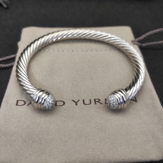 Hl87A20David Yurman 7mm半边钻银色手镯。建议适合佩戴的手围16-20cm