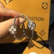 ☀Louis Vuitton 路易威登 lv耳环 ☀原单货Hl86A30 ☀专柜一致黄铜材质 火爆款出货  个人超级喜欢[害羞] 设计独特 复古前卫 美女必备 可配全套LV正品包装