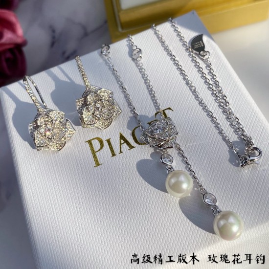 6476B1009️⃣2️⃣5️⃣ [色]PIAGET✨✨重！磅！推！出！！！伯爵玫瑰花耳钩，没有女人能抗拒这种魅力吧？