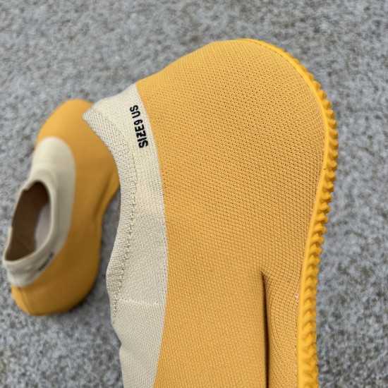 椰子玉米 全新版本登陆⚡️Adidas Originals Yeezy Knit Runer Sulfur 黄色硫磺袜套 GW5353