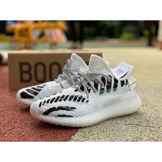 350v2白水滴Yeezy 350 V3 Runner 鞋面夜光半透明橡胶覆盖，类似于水滴的流体轮廓 白水滴 FC9212