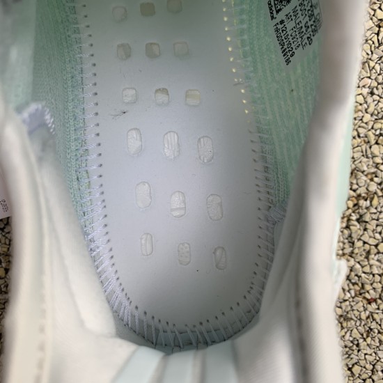 350v3亚洲水滴 Yeezy 350 V3 Runner 粉水滴鞋面夜光半透明橡胶覆盖，类似于水滴的流体轮廓，非常独特 依然Boost加持 FC9218