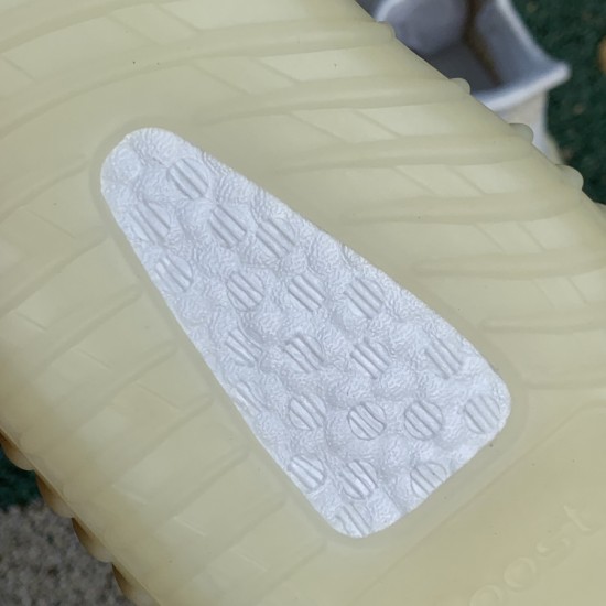 350v2氧化天使  最强性价比版本 Adidas Yeezy 350 V2 米白椰子Natural 氧化天使椰子跑步鞋FZ5246