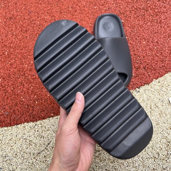 椰子拖鞋黑色 adidas Yeezy Slide “Onyx” hq6448