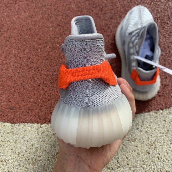 350v3尾灯水滴 Yeezy 350 V3 Runner 粉水滴鞋面夜光半透明橡胶覆盖，类似于水滴的流体轮廓，非常独特 依然Boost加持 FC9215