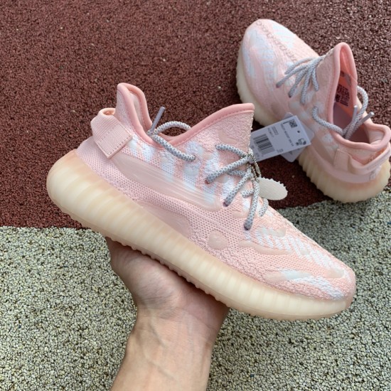 350v3粉水滴 Yeezy 350 V3 Runner 粉水滴鞋面夜光半透明橡胶覆盖，类似于水滴的流体轮廓，非常独特 依然Boost加持 FC9217