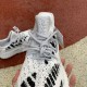 350v2白水滴Yeezy 350 V3 Runner 鞋面夜光半透明橡胶覆盖，类似于水滴的流体轮廓 白水滴 FC9212