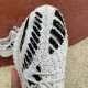 350v2白水滴Yeezy 350 V3 Runner 鞋面夜光半透明橡胶覆盖，类似于水滴的流体轮廓 白水滴 FC9212