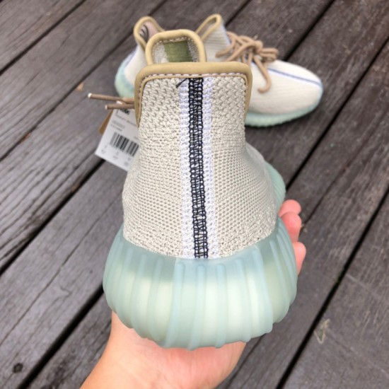 350v2灰绿 性价比版偏小0.5-1码Adidas Yeezy 350 V2灰绿 椰子 FZ1268