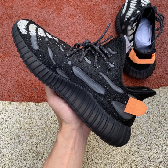 350v2黑水滴Yeezy 350 V3 Runner 鞋面夜光半透明橡胶覆盖，类似于水滴的流体轮廓 黑水滴 FC9211