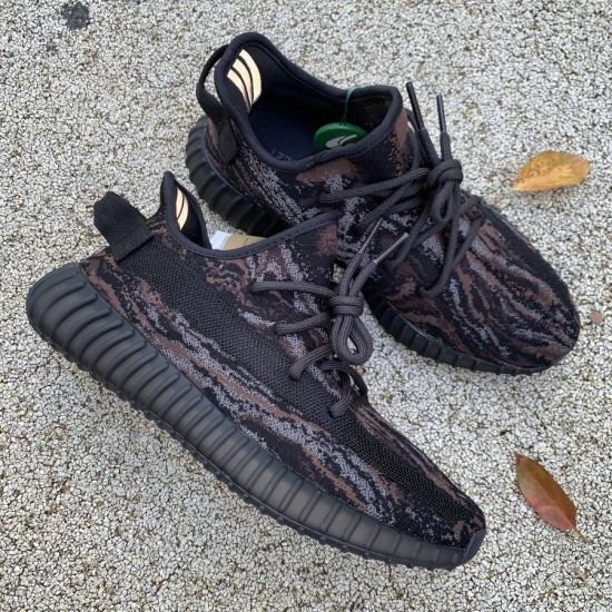 350v2黑条纹 纯原版巴斯夫 adidas Yeezy Boost 350 V2 “MX Rock”GW3774