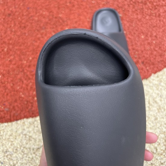 椰子拖鞋黑色 adidas Yeezy Slide “Onyx” hq6448