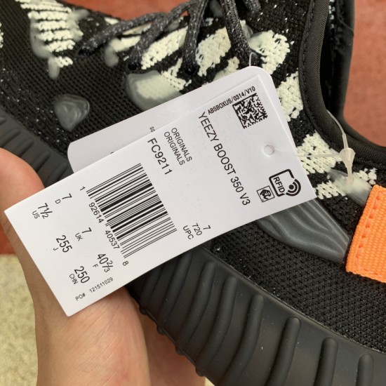 350v2黑水滴Yeezy 350 V3 Runner 鞋面夜光半透明橡胶覆盖，类似于水滴的流体轮廓 黑水滴 FC9211