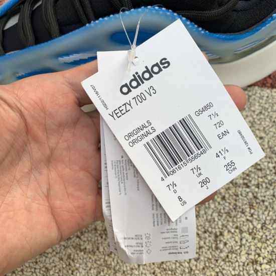 椰子700v3蓝灰 adidas Yeezy 700 V3 “Azareth” 极光G54850