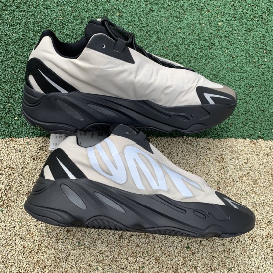 椰子700骨白 性价比版品质很ok的  Adidas Yeezy 700 MNVN 椰子700骨白 侃爷跑步鞋 FY3729