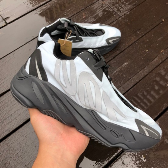 椰子700冰蓝黑 Adidas Yeezy 700 浅蓝冰蓝黑椰子反光复古老爹鞋 GZ0711