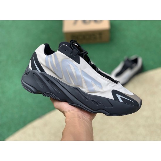 椰子700骨白 性价比版品质很ok的  Adidas Yeezy 700 MNVN 椰子700骨白 侃爷跑步鞋 FY3729