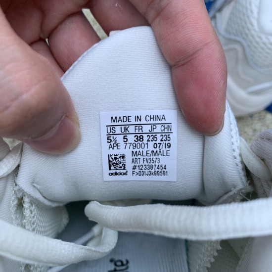 椰子500骨头白 性价比版本 Yeezy 500 椰子 Bone White 骨白 侃爷老爹鞋 FV3573 尺码：36-46 偏小0.5-1码