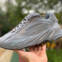 椰子700医院蓝 adidas Yeezy Boost 700 V2 “Hospital Blue” 医院蓝FV8424 尺码：36-47