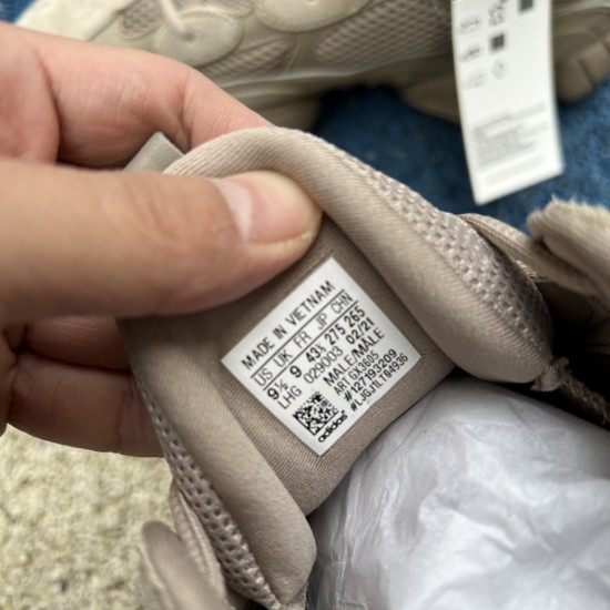 椰子500灰褐色 Adidas Yeezy 500 椰子 灰褐色 侃爷复古老爹鞋 GX3605