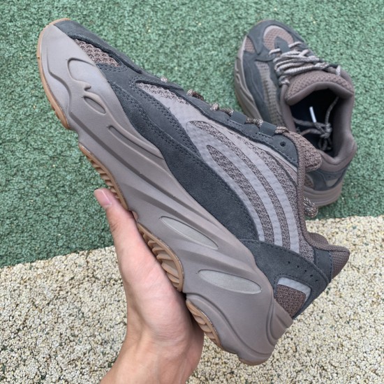 椰子700v2棕褐色 特供版LJR出品Adidas Yeezy Boost 700 V2棕褐色 大地椰子跑步鞋GZ0724