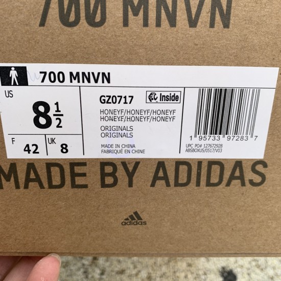 椰子700蜜蜂 Adidas Yeezy 700 MNVN 黑黄 蜂蜜 椰子 跑步鞋 GZ0717