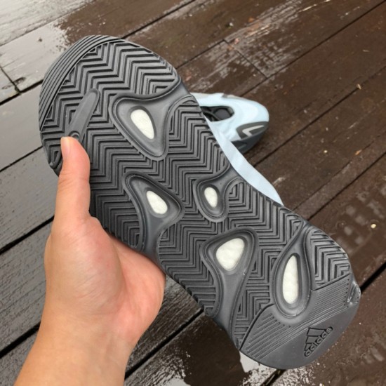 椰子700冰蓝黑 Adidas Yeezy 700 浅蓝冰蓝黑椰子反光复古老爹鞋 GZ0711