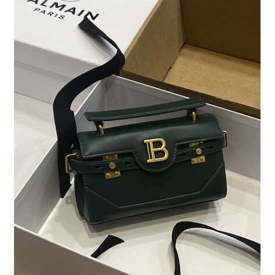 Balmain bag size:19*12*7.5cm