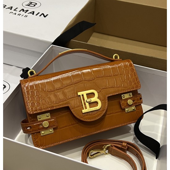 Balmain bag size:23*14*8cm