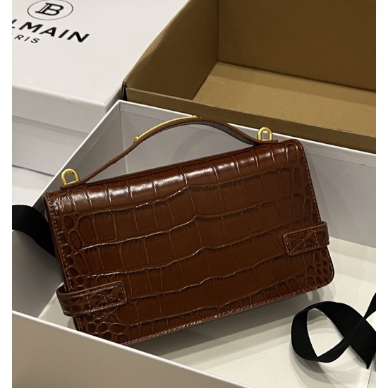 Balmain bag size:23*14*8cm