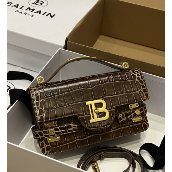 Balmain bag size:23*14*8cm