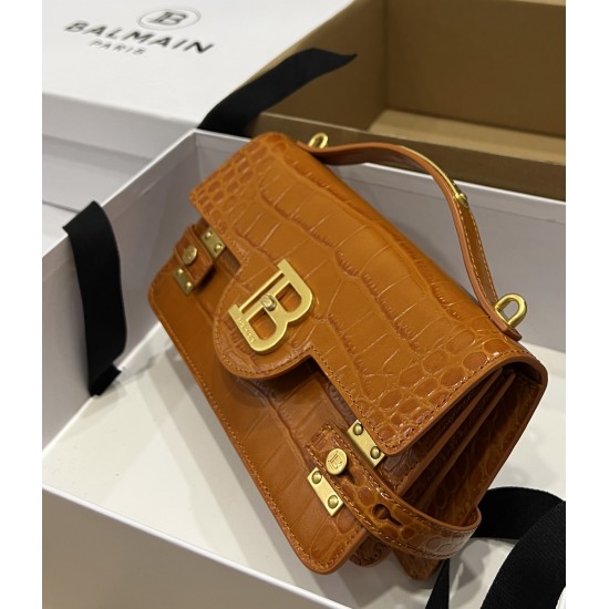 Balmain bag size:23*14*8cm