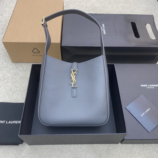 Yves Saint Laurent Bag D886650