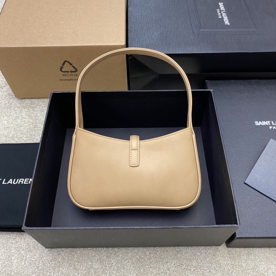 Yves Saint Laurent Bag D886500